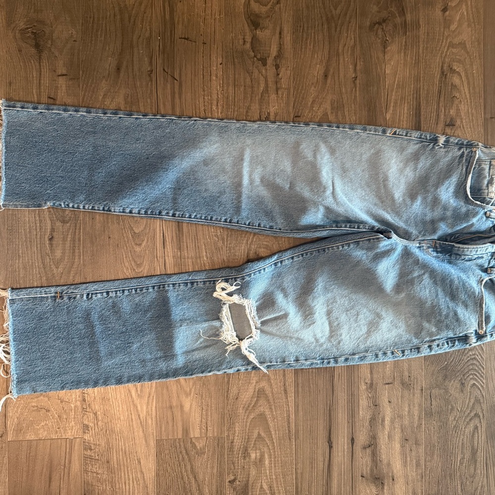 Good American Frayed Hem Straight Leg Jeans - Light Blue - Picture 2 of 6